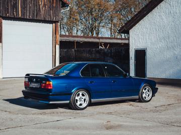 صورة 7 لـ 1992 BMW M5