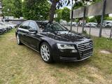 Audi A8 4.2 TDI quattro Lang Busines TV fond - Audi A8 aus 2012: A8l