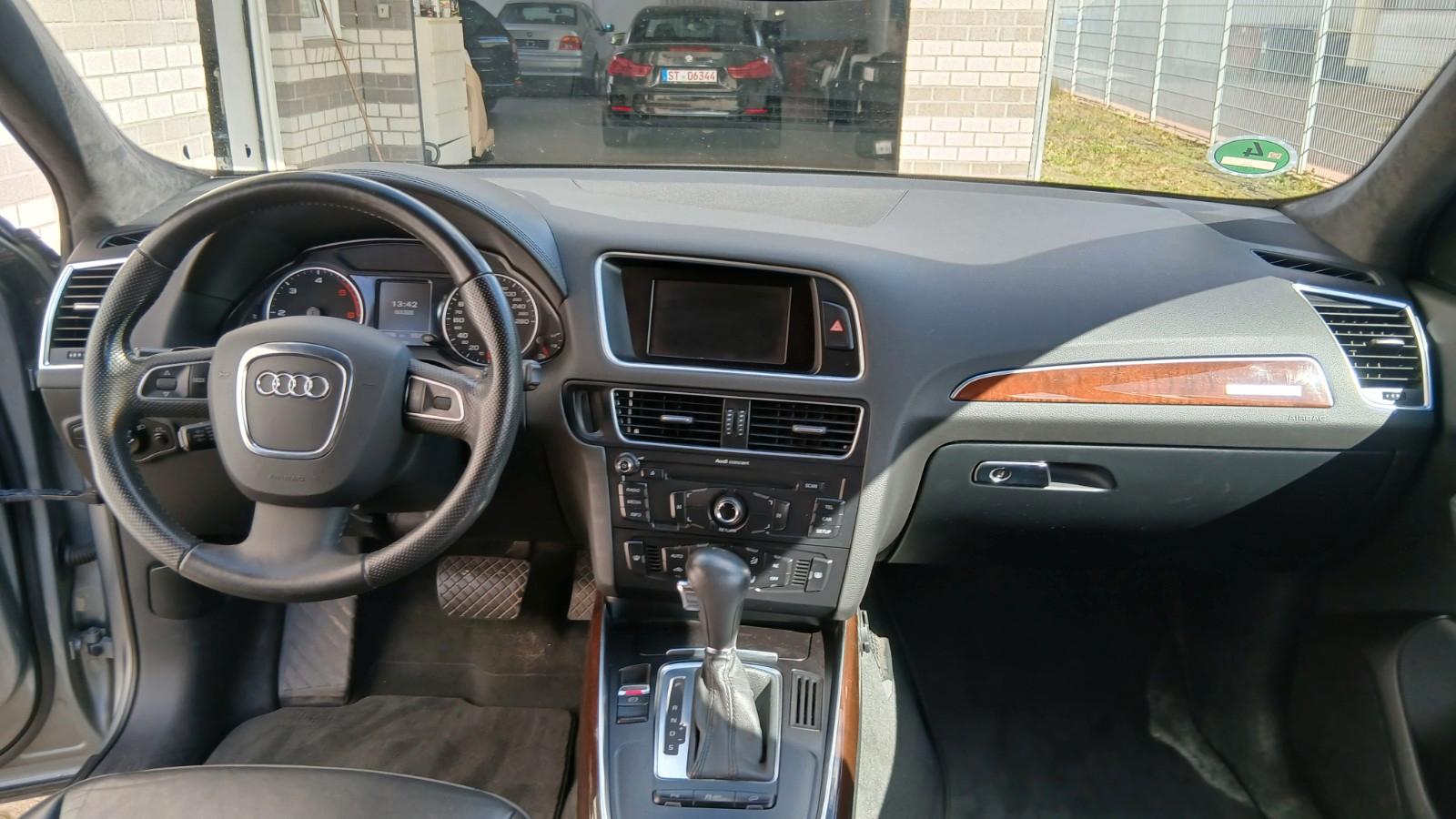 Audi Q5 3.0 TDI quattro 240 ch • S tronic • Cuir noir • Ciel Alcantara • Bi-Xénon • Attelage
