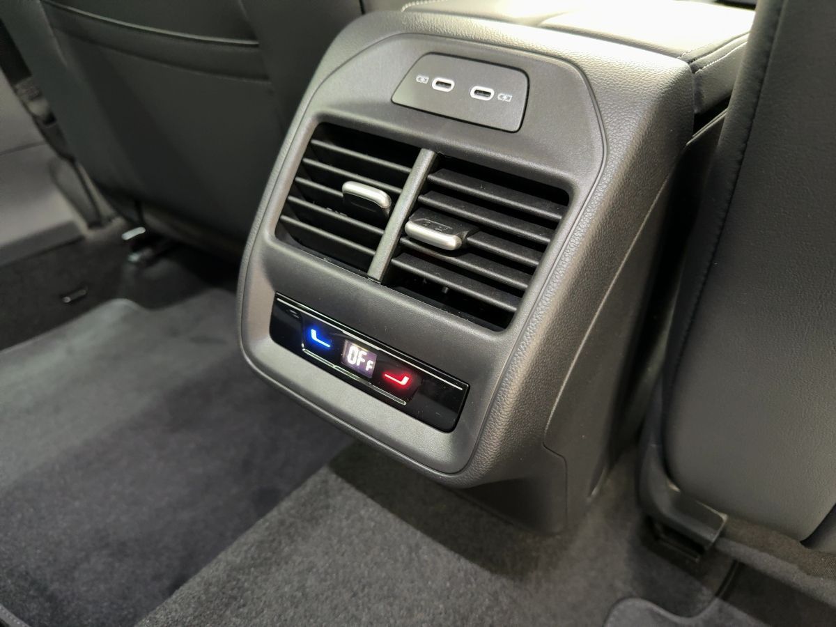 Volkswagen Passat Variant - Bild 18