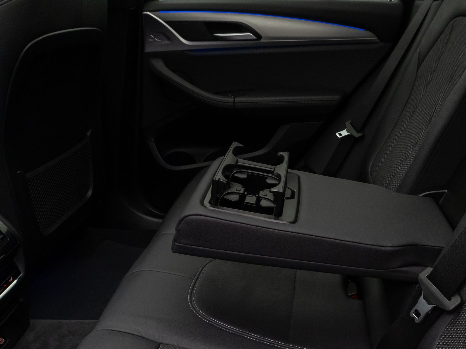 Fahrzeugabbildung BMW X3 xD20d xLine Kamera Panorama DAB HUD HiFi AHK