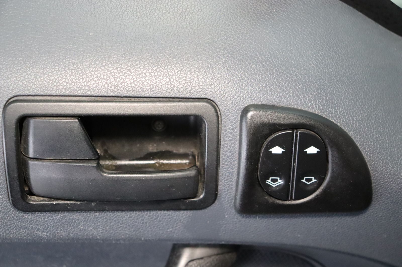 Fahrzeugabbildung Ford Transit Connect 1.8 DTCi T230 Kasten mit Klimaan