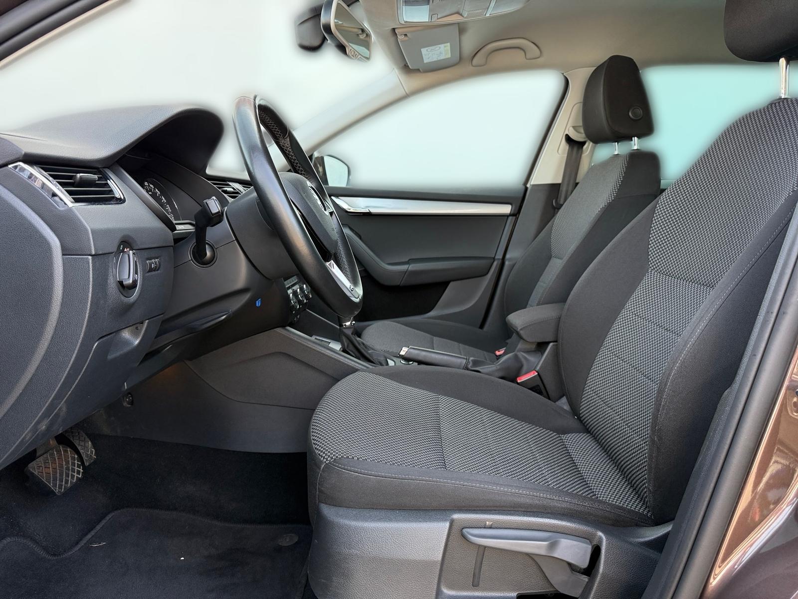 SKODA OCTAVIA COMBI 1.4 TSI 150ch BVA Sièges chauffants Radar de recul