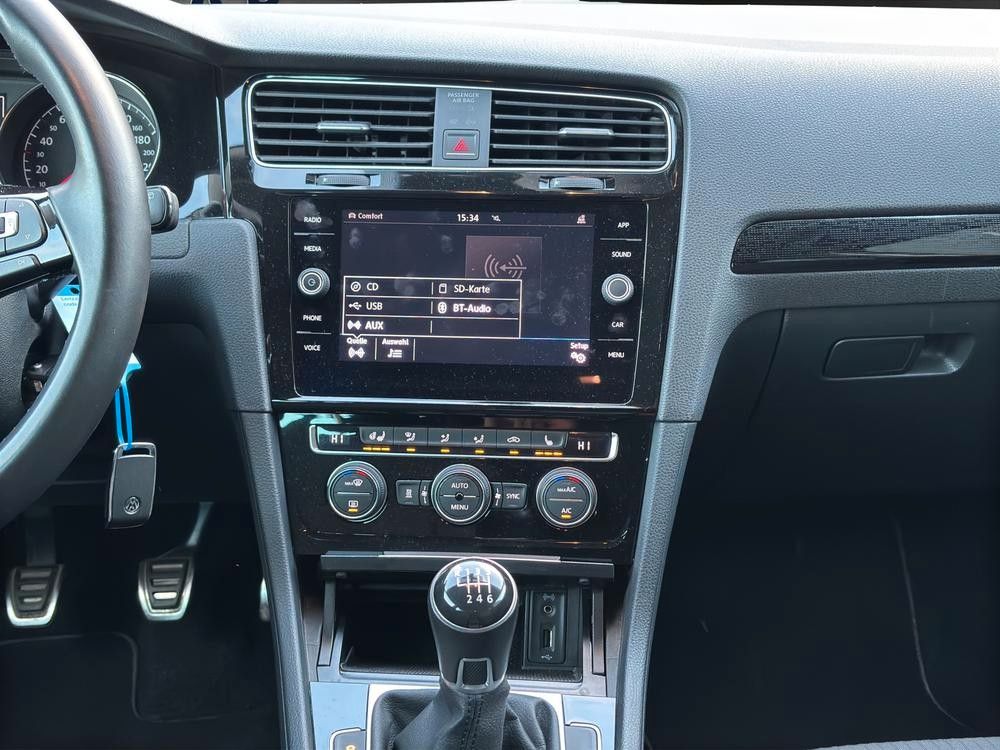 Fahrzeugabbildung Volkswagen Golf VII Variant Sound*ST-Heiz*LR-Heiz*