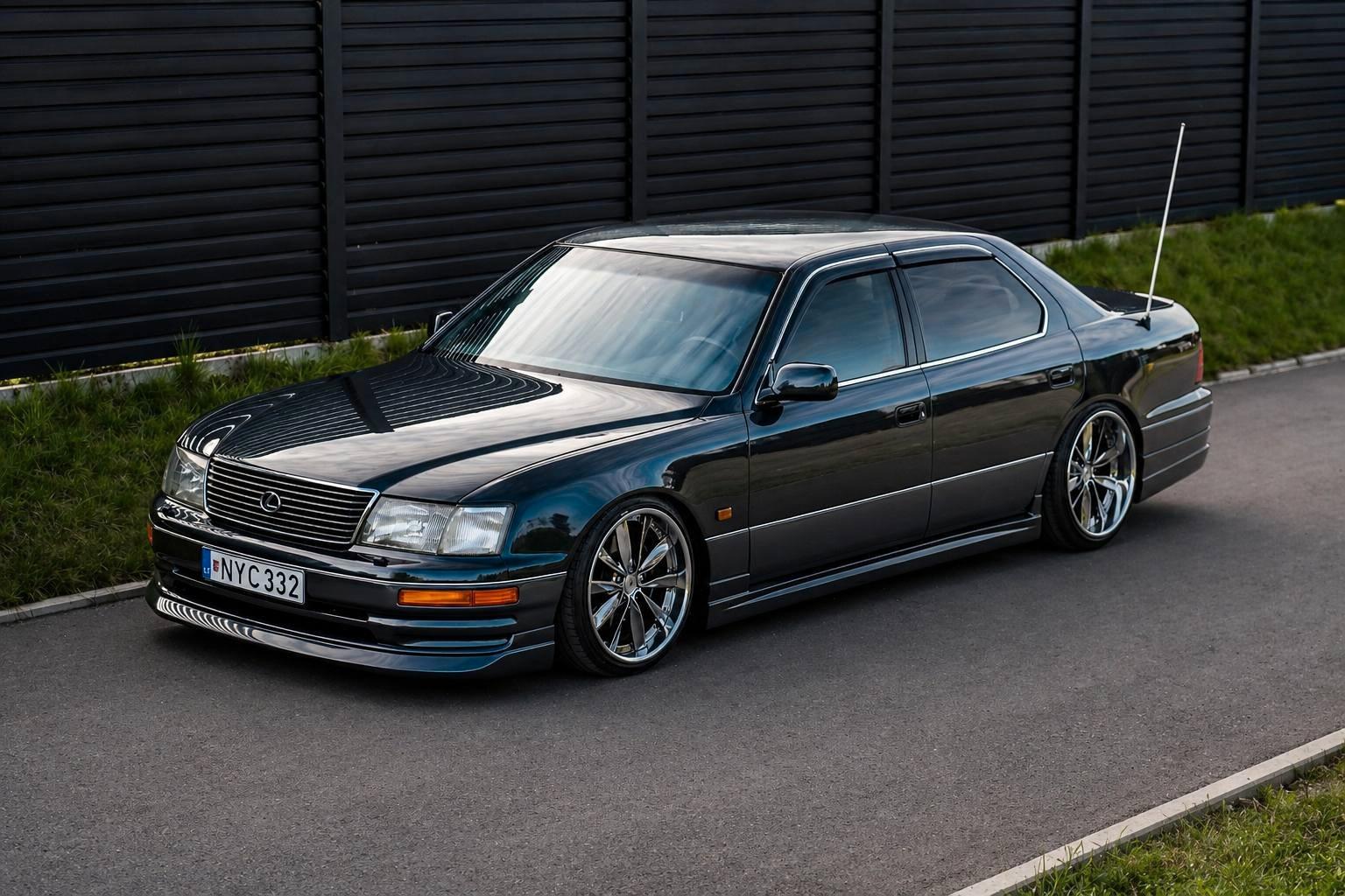 Lexus LS 400
