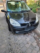 Renault Scenic - Renault Scenic aus 2008 mit Diesel-Antrieb
