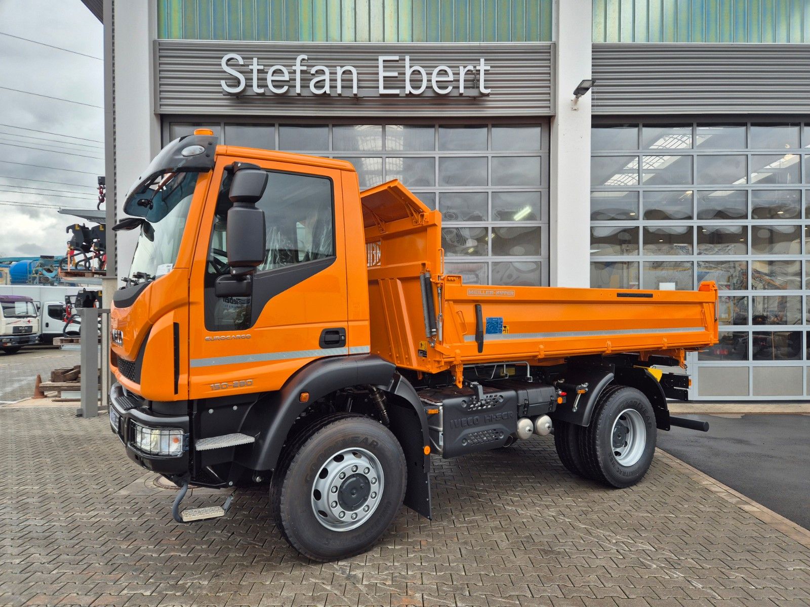 Fahrzeugabbildung Iveco ML150E28W 4x4 Meiller Dreiseitenkipper 2xAHK