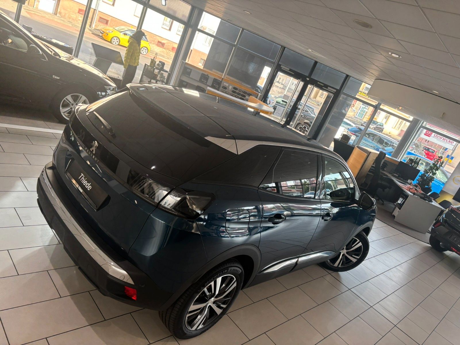 Fahrzeugabbildung Peugeot 3008 1.2T ALLURE PACK NAVI/LED/SPORT/VIRT/PDC