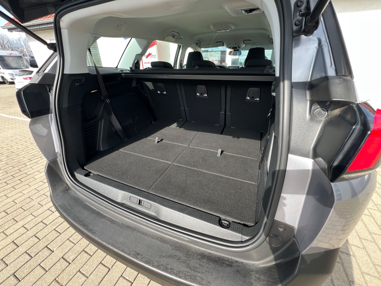 Fahrzeugabbildung Peugeot 5008 PureTech 130 Allure