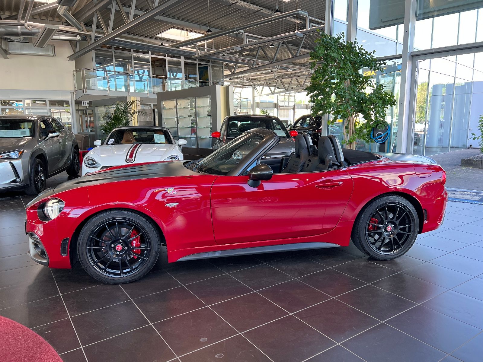 Fahrzeugabbildung Abarth 124 Spider GT LED BOSE LEDER