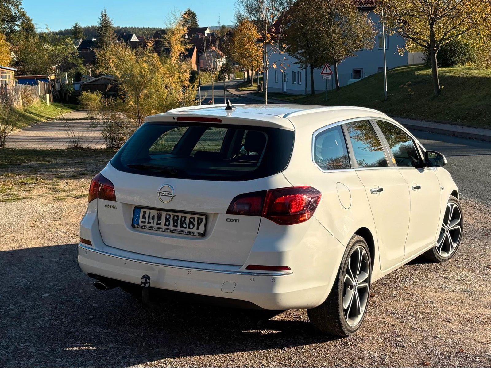 Opel Astra 2013 — photo 5