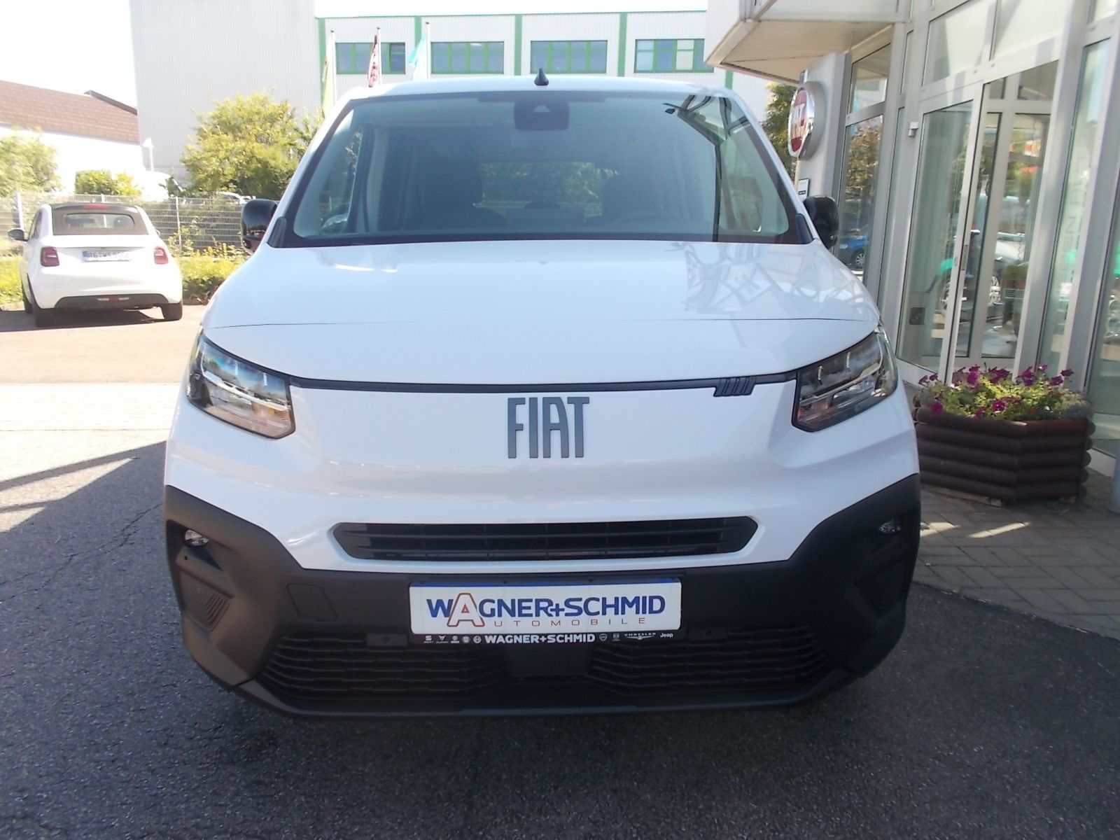 Fahrzeugabbildung Fiat Doblo Kombi 1.5 HDi 130 PS 7 Sitzer + Automatik