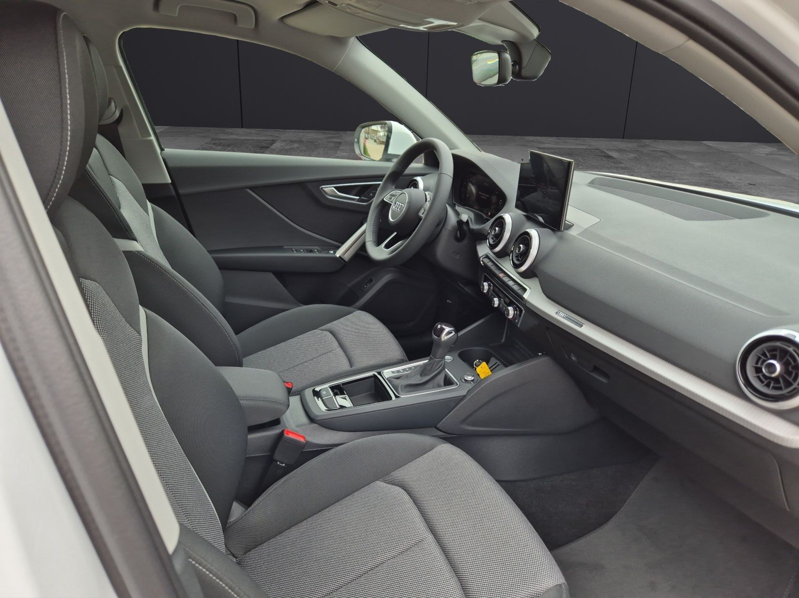 Fahrzeugabbildung Audi Q2 35 TFSI advanced S-tronic LED AVC GRA PDC SH