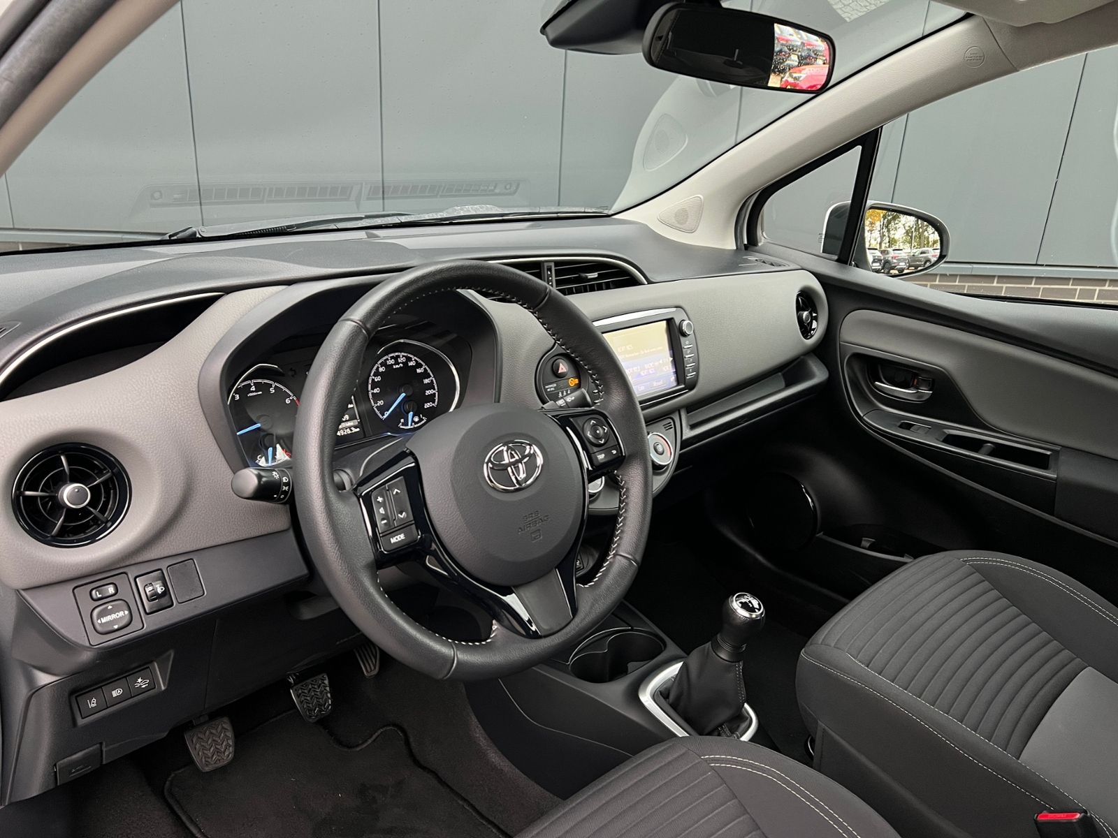 Fahrzeugabbildung Toyota Yaris 1.0 VVT-i Comfort *Klima, Kamera*