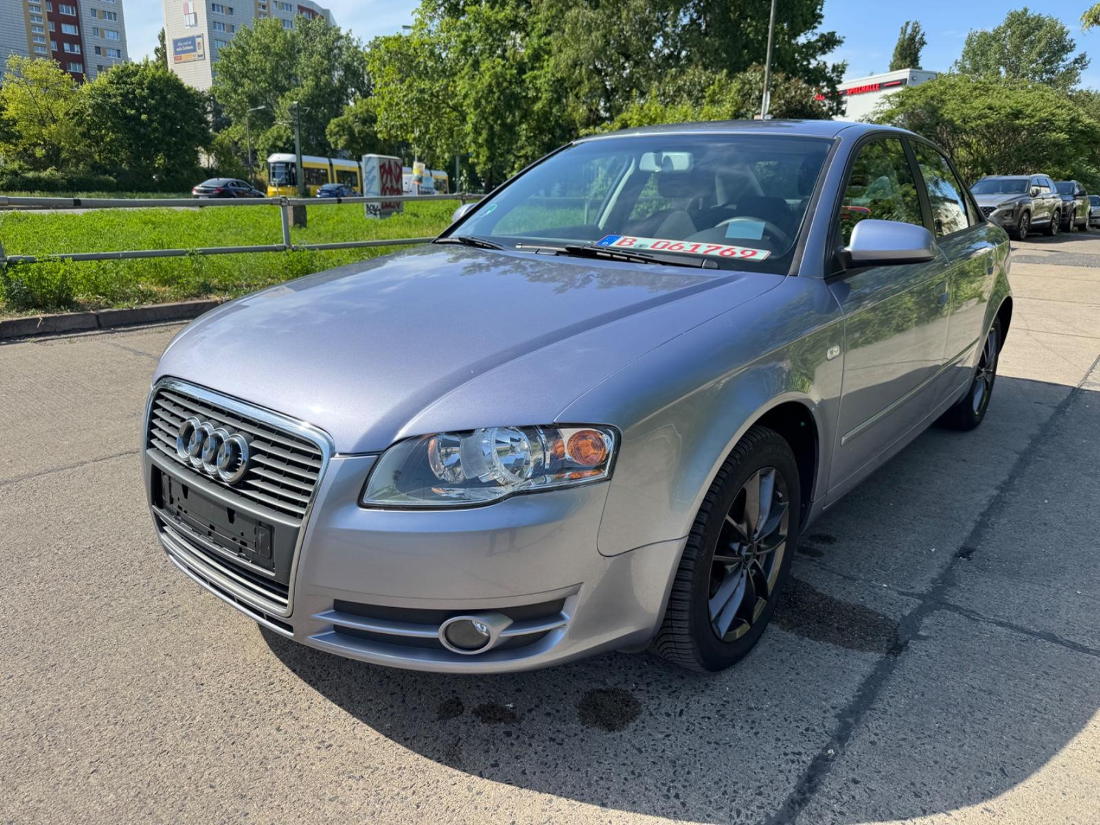 Audi A4 Lim. 2.0/ TÜV neu/ Scheckheft/ Gepflegt