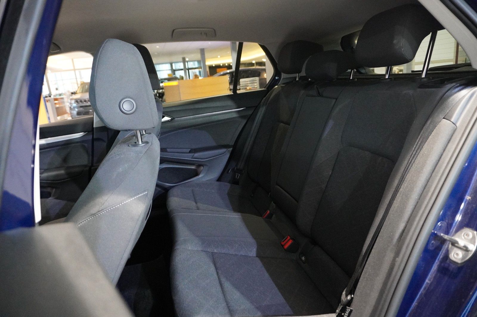 Fahrzeugabbildung Volkswagen Golf VIII Lim. 2.0 TDI LIFE DSG NAVI/LED/KAMERA