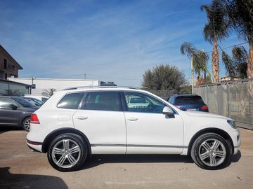 Volkswagen Touareg - 4