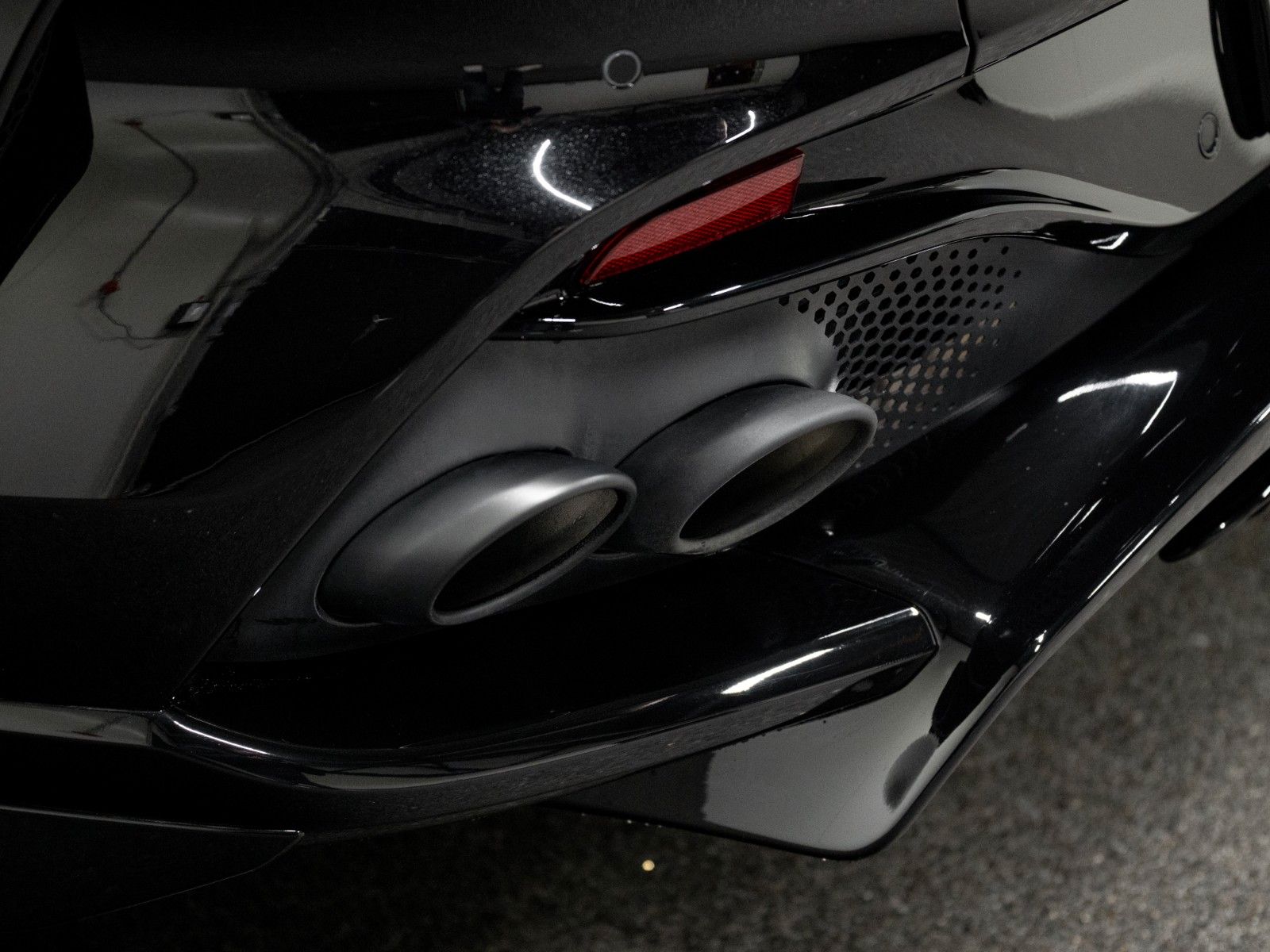 Aston Martin DBX 707 *Carbon*Sitzbelüftung*ACC*360*DesignPack foto 13