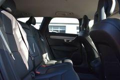 Fahrzeugabbildung Volvo V90 D5 Mom.*LED*PPilot*CD*CAM*BLIS*Mietkauf mögl