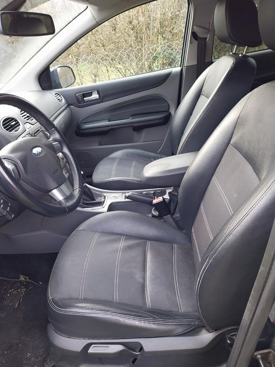 Ford Focus 2011 — photo 6