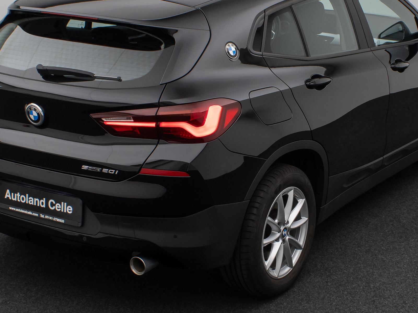 Fahrzeugabbildung BMW X2 sD20i HUD DAB Navi+Parkassist DrivAssis Alarm