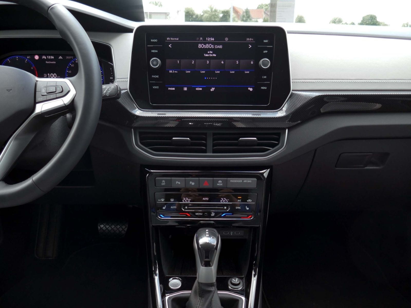 Fahrzeugabbildung Volkswagen T-Cross Style 1.0 TSI | LED AHK RFK ACC Navi