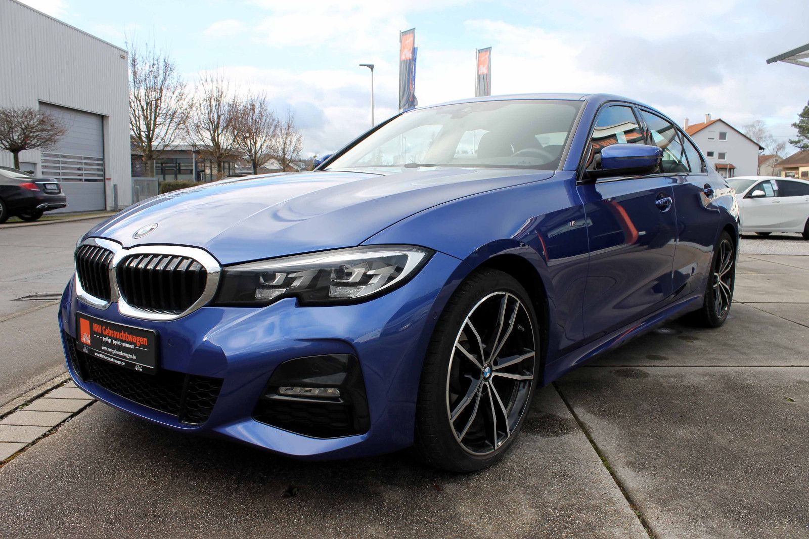 Fahrzeugabbildung BMW 320i xDrive MSport Steptr. Temp PDC KAM LED NAV