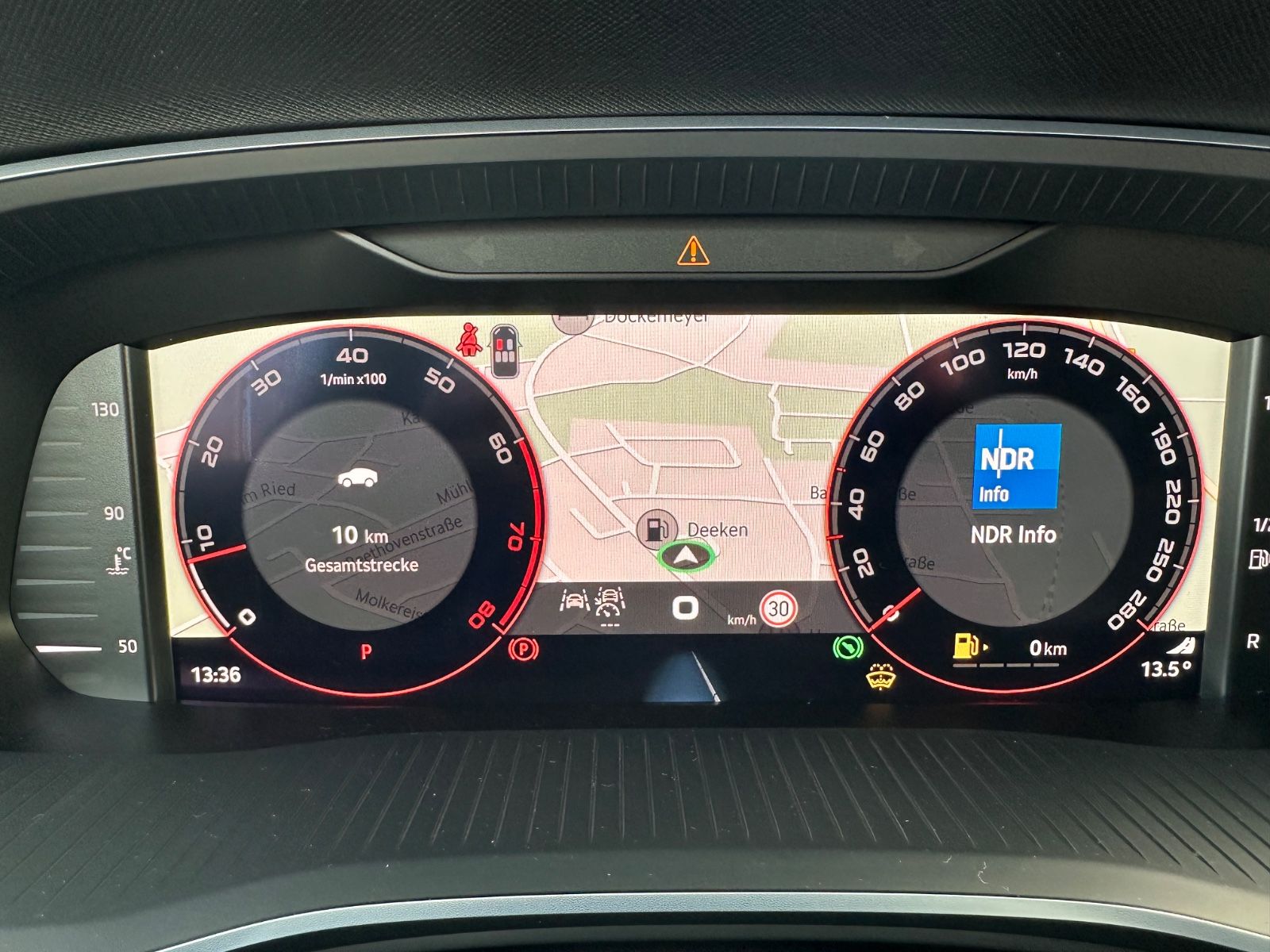 Fahrzeugabbildung SKODA Octavia Combi RS 2.0 TSI Matrix/Pano/Navi/ACC