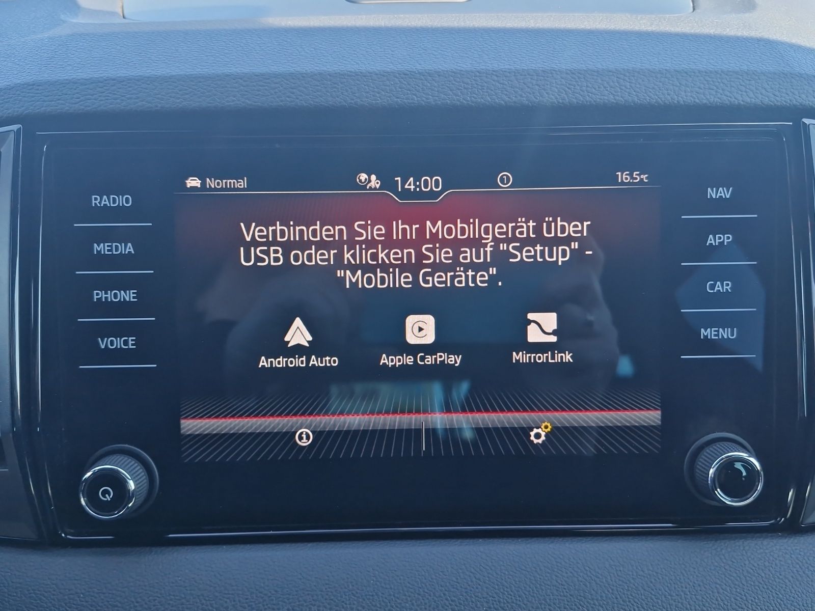 Fahrzeugabbildung SKODA Karoq Sportline 4x4 2.0 TDI LED AHK SHZ ACC