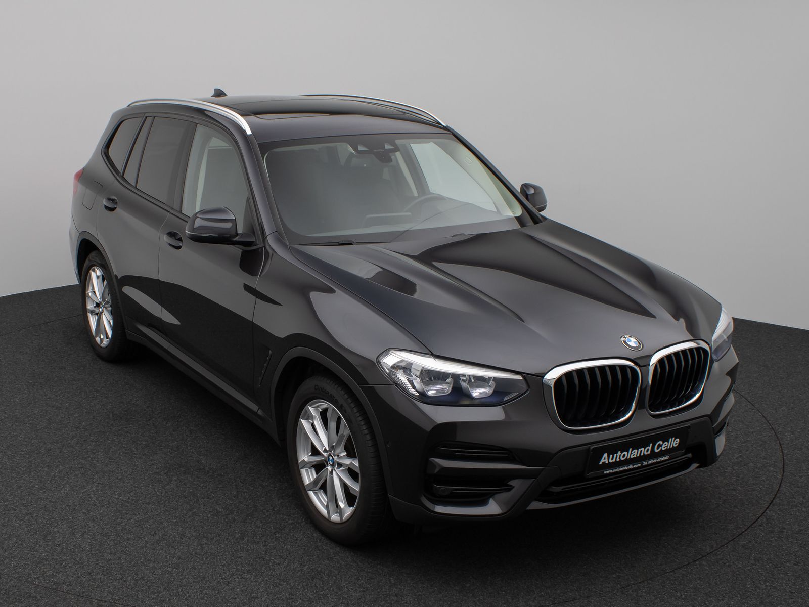 Fahrzeugabbildung BMW X3 xD20d Panorama Kamera DAB HiFi AHK Alarm 19"