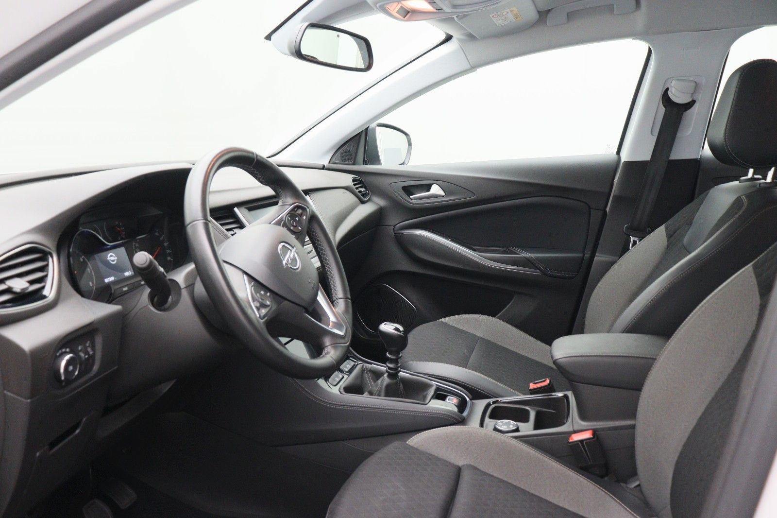 Fahrzeugabbildung Opel Grandland X 1.2 Edition AHK TEMPO LED