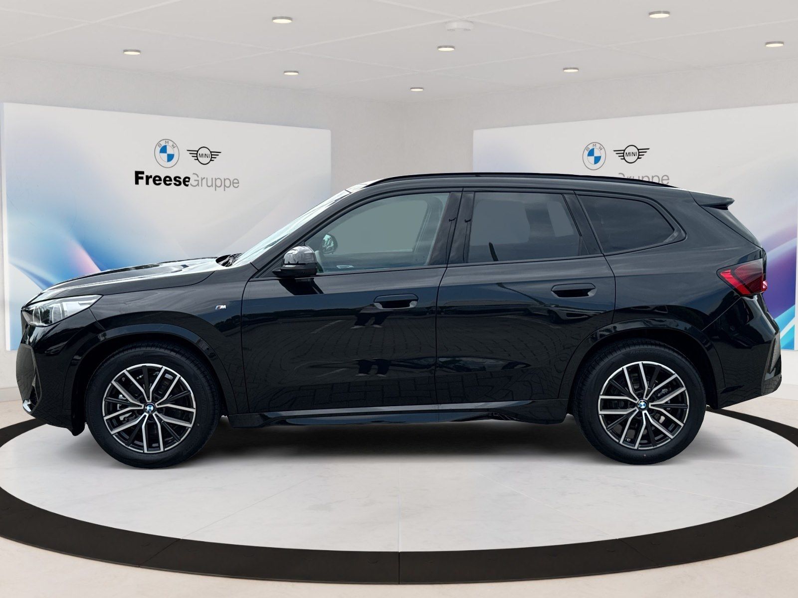 BMW X1 xDrive23d AHK 360° HEAD-UP RFK HIFI LENKRADHZ foto 3