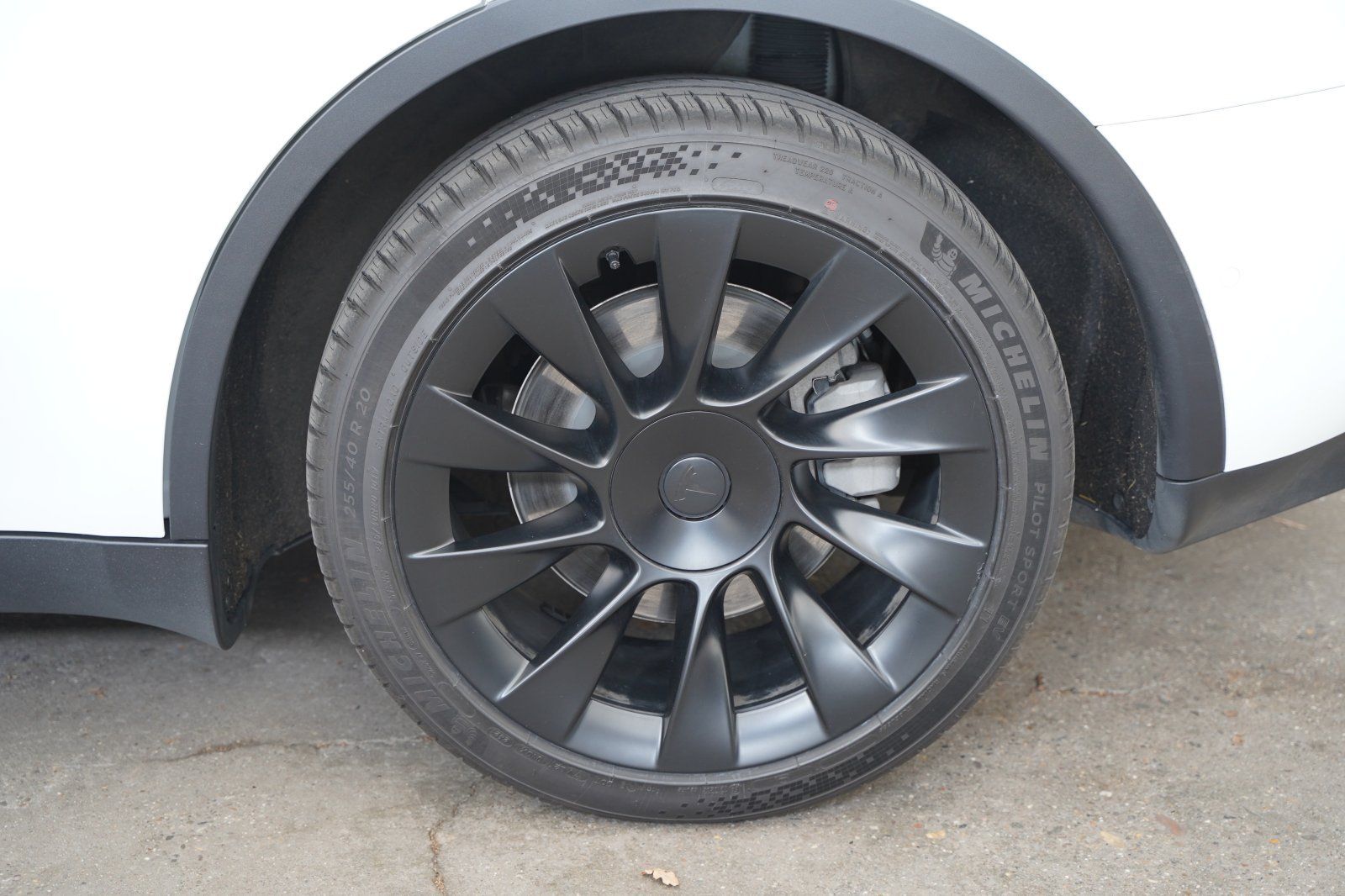 Tesla Model Y Standard Range RWD 20-Zoll AHK foto 11