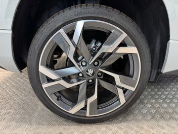 Fahrzeugbestand 32 Skoda Karoq Sportline 1.5 Matrix+AHK+Panodach+Kamera