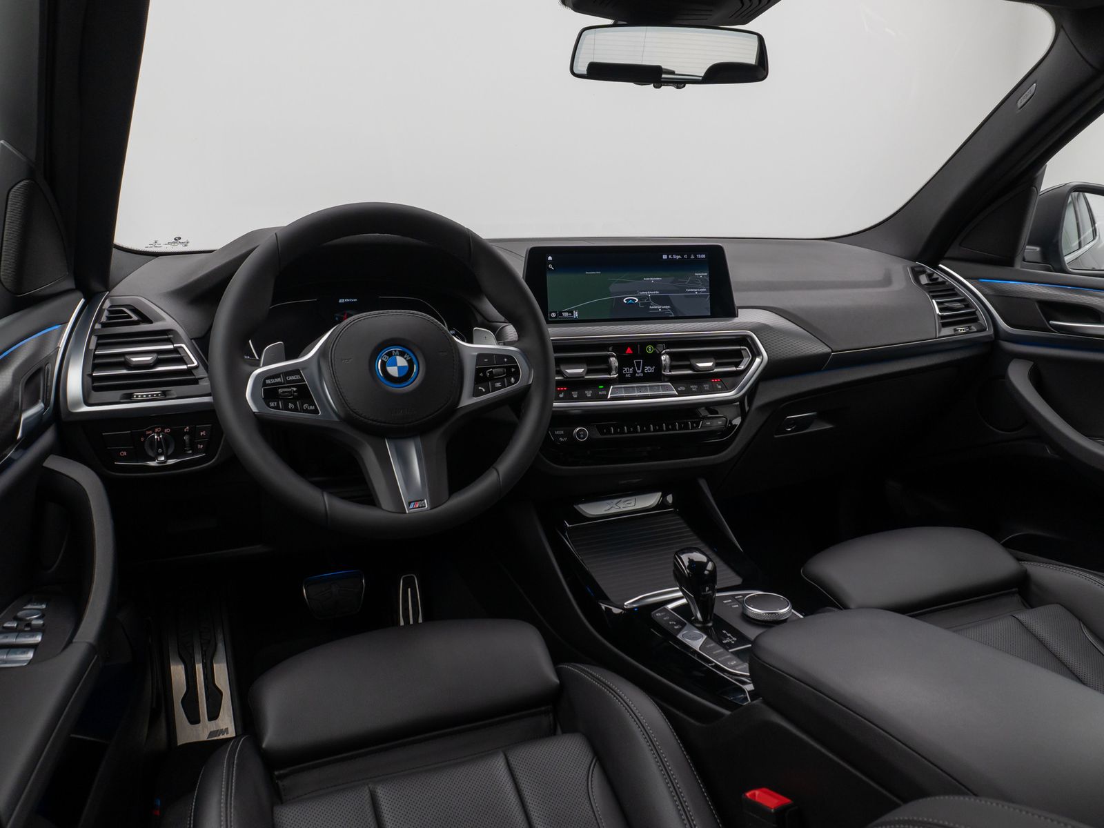 Fahrzeugabbildung BMW X3 xD30e M Sport 360°Laser HUD DAB HiFi Komfort