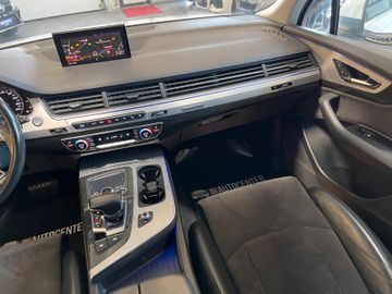 Audi Q7 3.0 TDI quattro *7SITZER*2.HAND*BI-XENON*AHK*