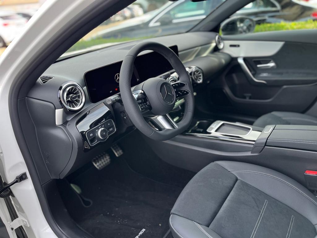 Mercedes-Benz A 180 Kompaktlimousine AMG Klima Sitzh. Smartpho
