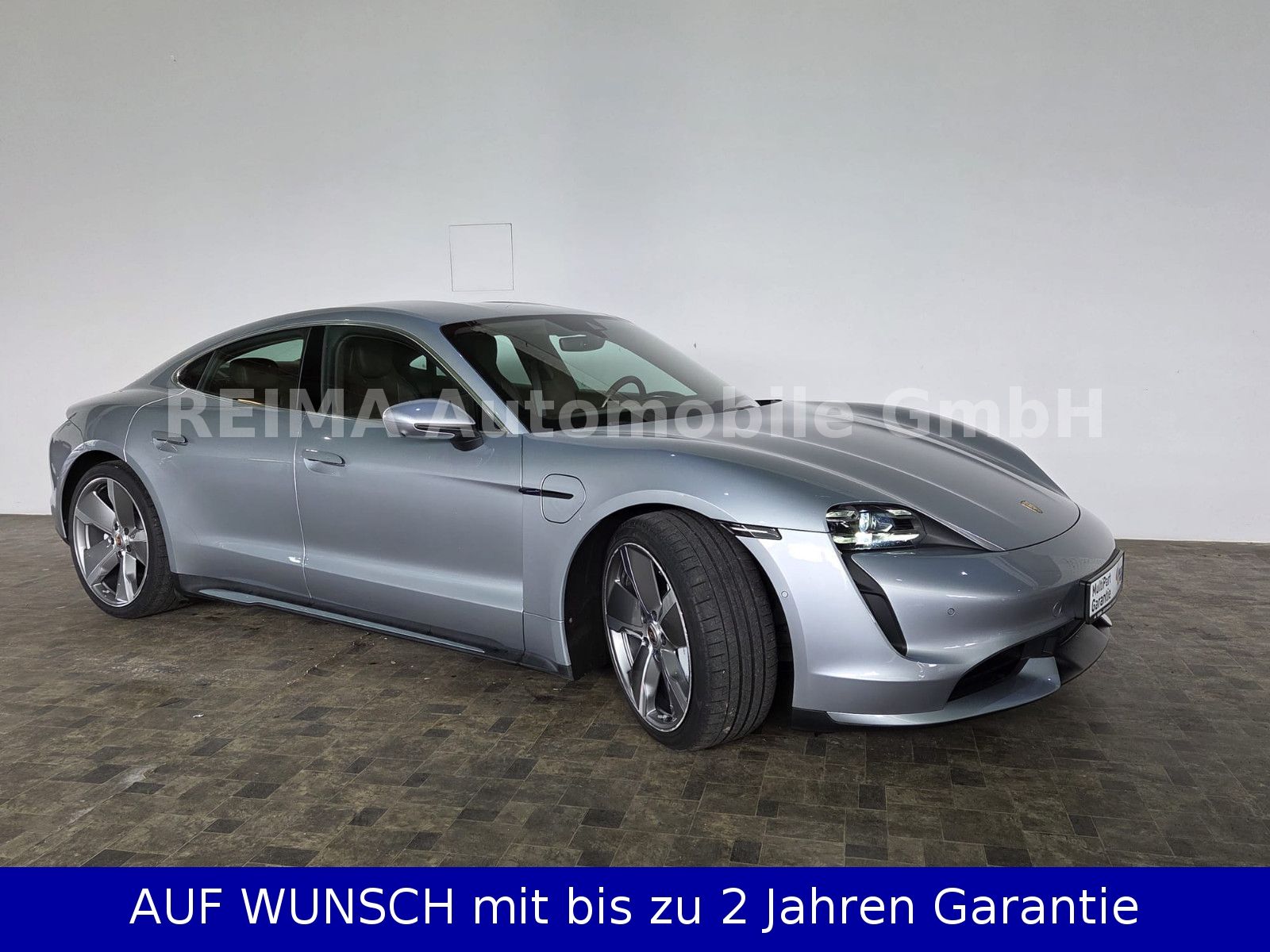 Fahrzeugabbildung Porsche Taycan Turbo 93 KWH, SOH 93,5%, LED