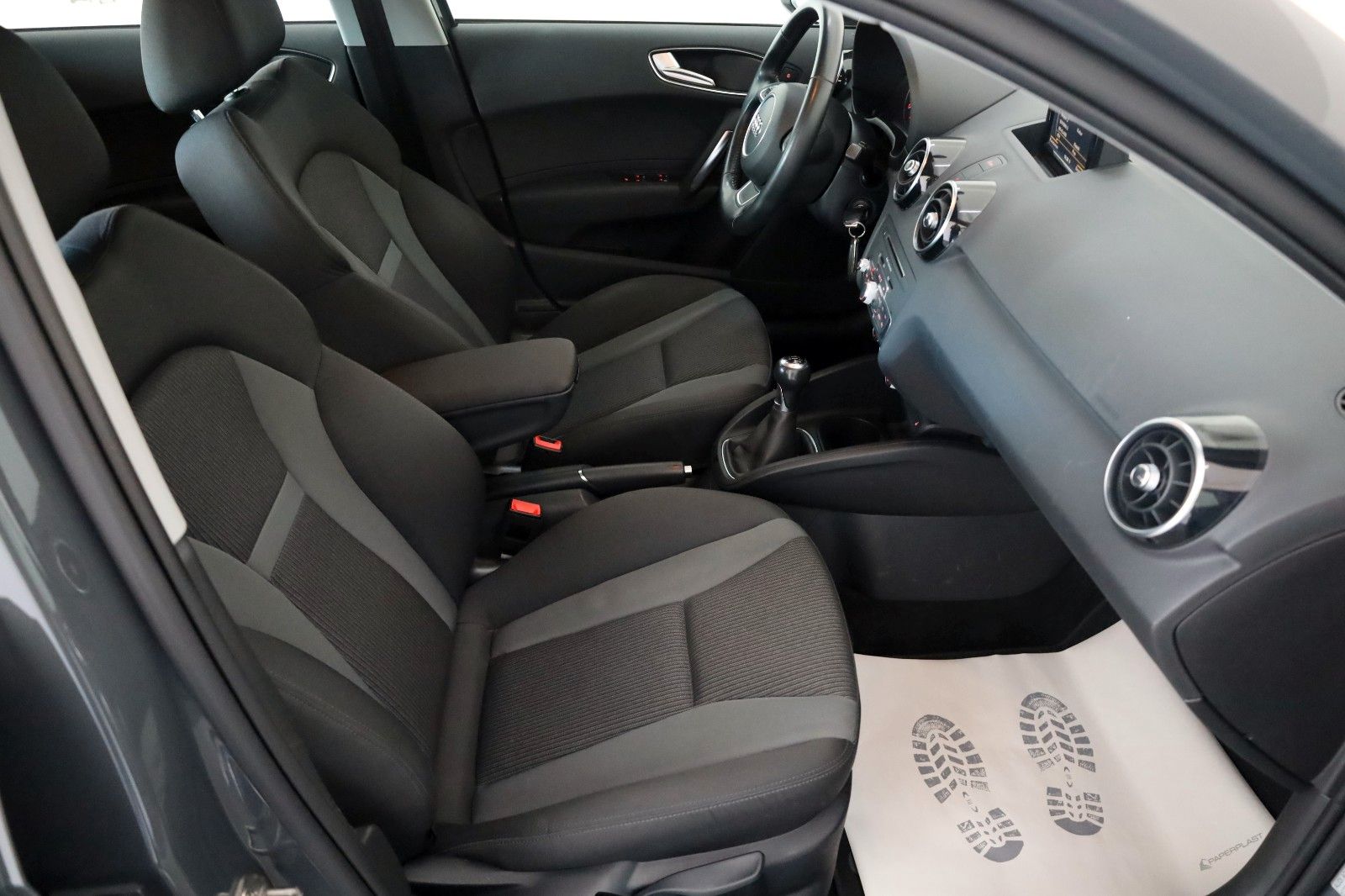 Fahrzeugabbildung Audi A1 Sportback design,PDC,8 fach bereift