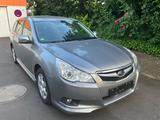 Subaru Legacy Kombi - silberne Subaru Legacy