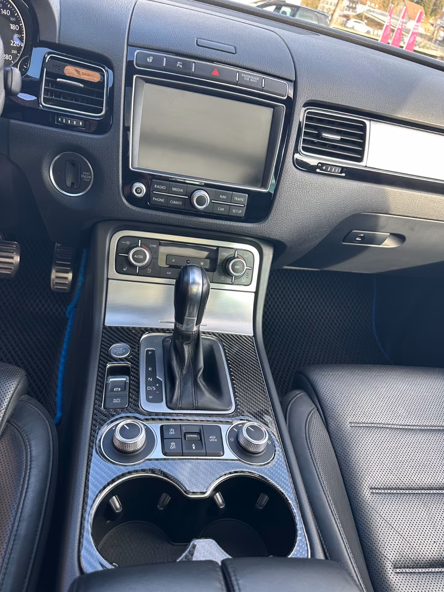 Volkswagen Touareg 3.0 V6 TDI 262ps R-line neue Steuerkette