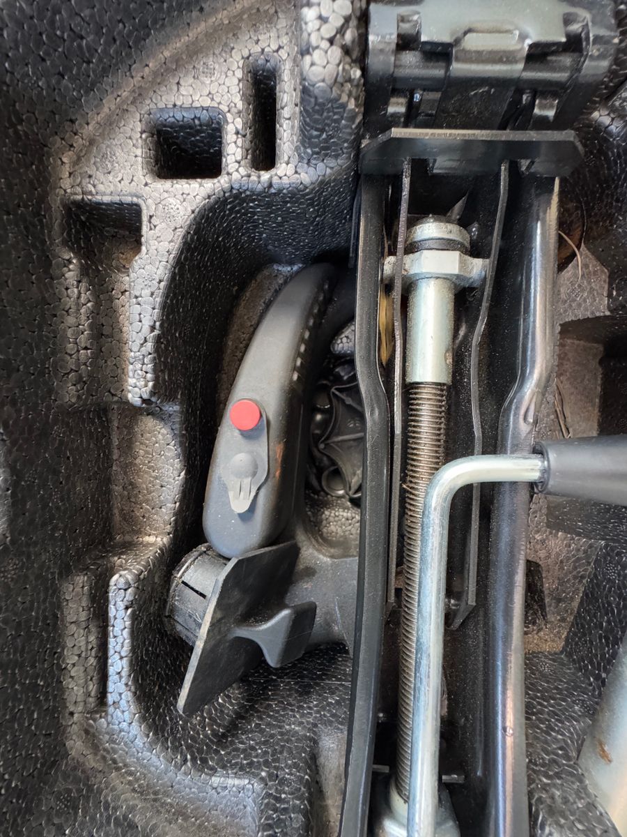 Fahrzeugabbildung SKODA Roomster Praktik 1.6 TDI 1.HAND SKODA SCHECKHEFT