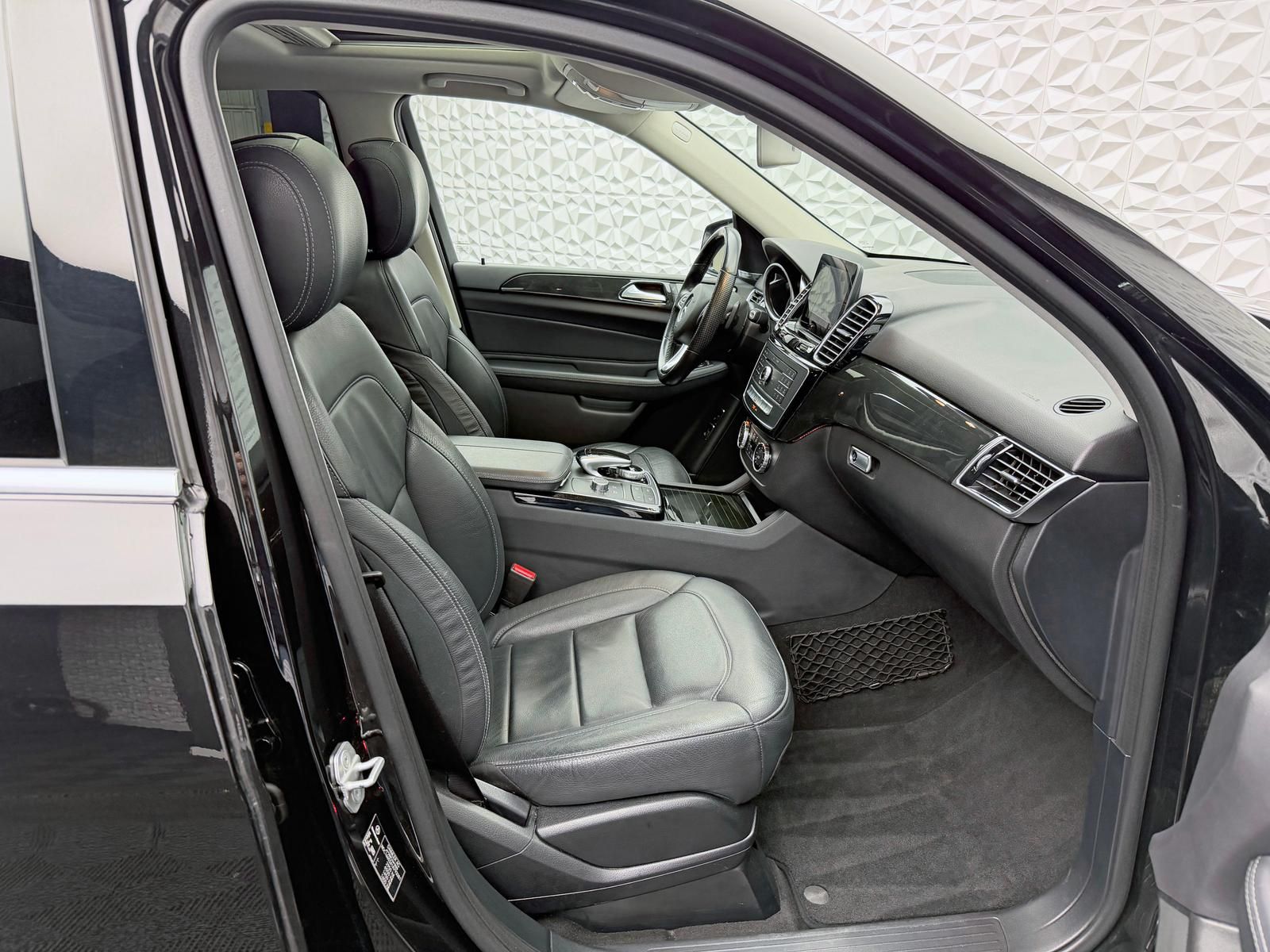 Fahrzeugabbildung Mercedes-Benz GLE 350d AMG/AIRMATIC/STDHZG/DISTRO/H&K/PANO/AHK