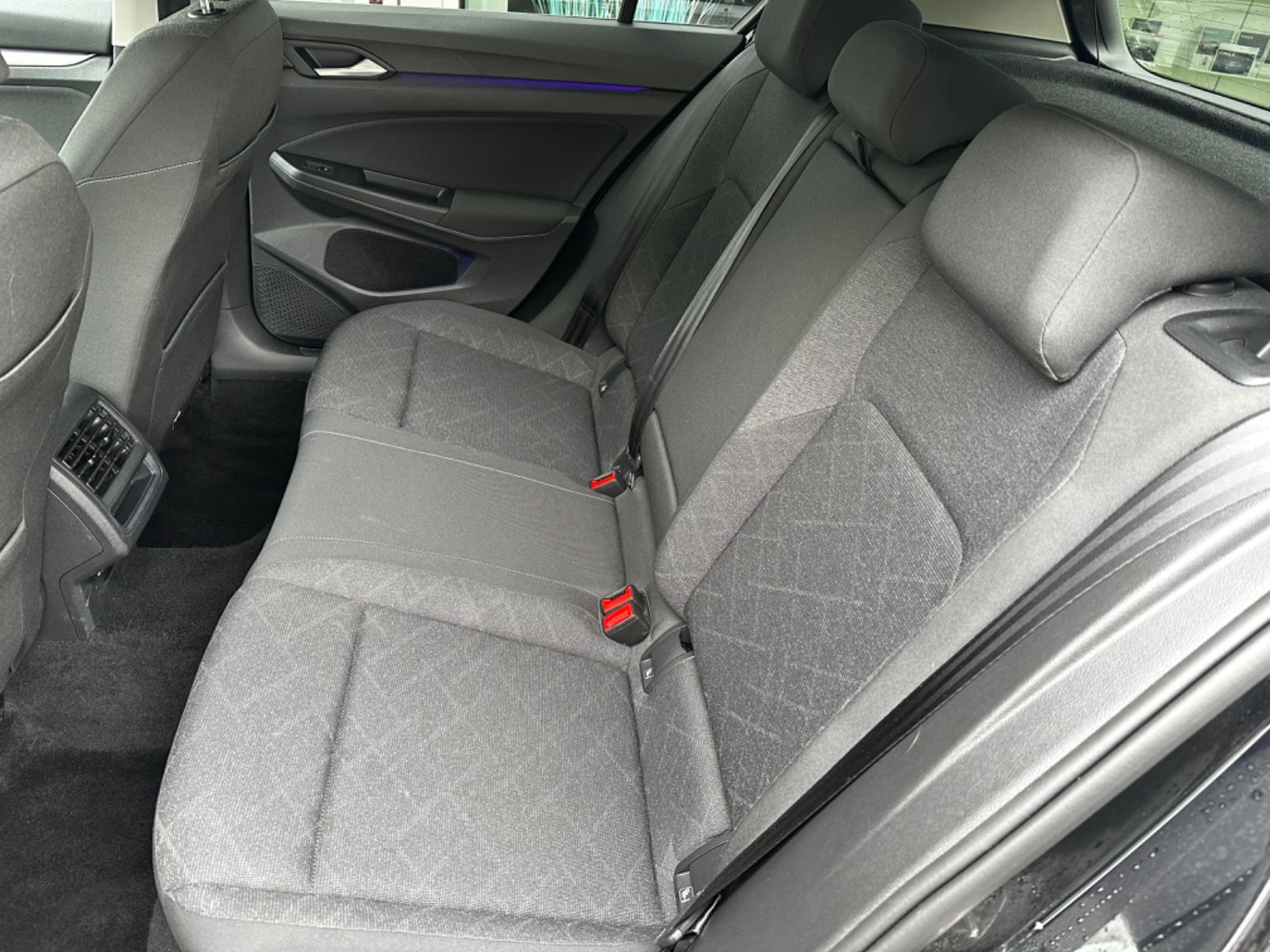 Fahrzeugabbildung Volkswagen Golf VIII 2.0 TDI 7-DSG Life LED NAVI