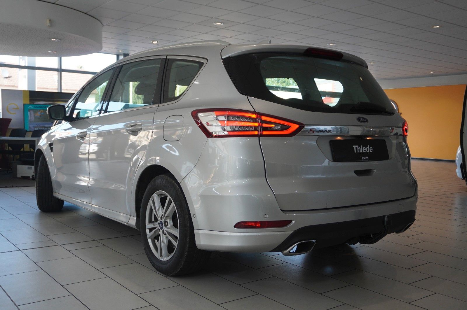 Fahrzeugabbildung Ford S-Max 2.0D TITANIUM NAVI/SHZ/KAMERA/SPORT/AHK