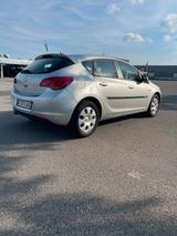 Opel Astra Automatik TÜV Neu - Opel Astra aus 2011: Coupe