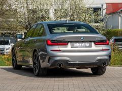 BMW 330 – 4 / 32