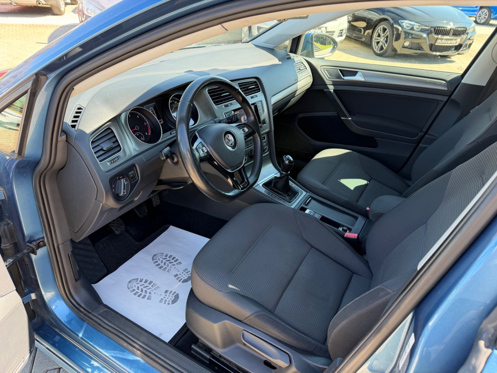 Fahrzeugabbildung Volkswagen Golf VII Lim. Comfortline|Navi|Shz|PDC|2.Hand