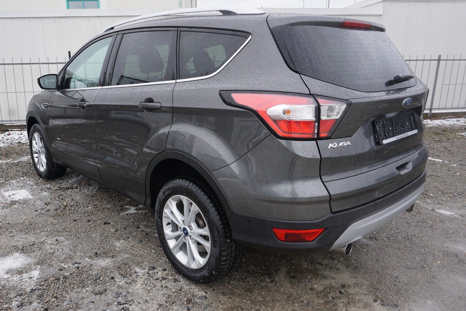 Fahrzeugabbildung Ford Kuga Titanium, Navi, Allrad, PDC, LED