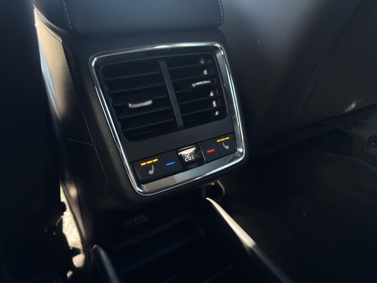 Fahrzeugabbildung SKODA Enyaq iV 80x Sportline/WÄRMEPUMPE/ACC/KAMERA/SHZ